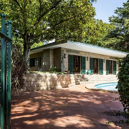 Entre Rochas Pool House By Cadenzalux Cascais