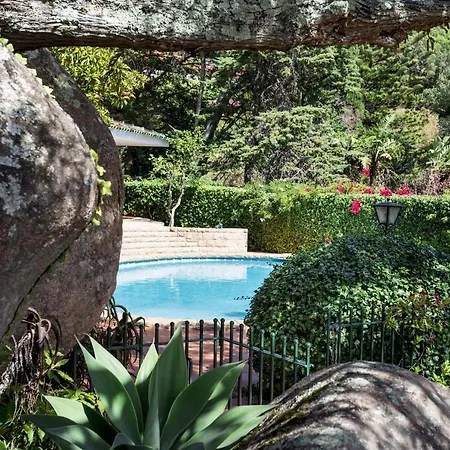 Entre Rochas Pool House By Cadenzalux Вилла